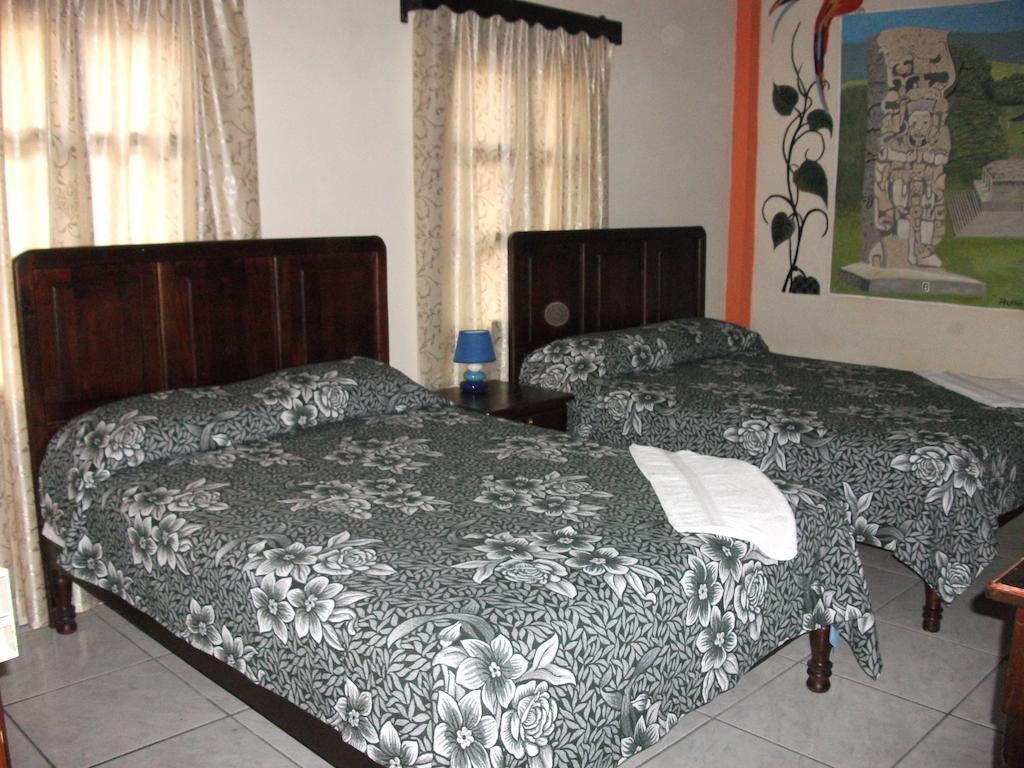 Hotel & Hostal Yaxkin Copán Zimmer foto